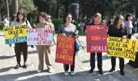 (VIDEO) Protest majki sa troje i vi&scaron;e djece - Apel za ispravku nepravde i uvećanje nadoknada