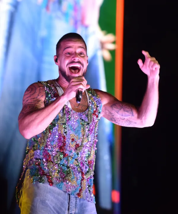 (VIDEO) Spektakularan koncert Rikija Martina na Trgu nezavisnosti: Latino ritam "zapalio" Podgoricu