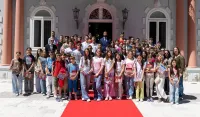 Milatović ugostio učenike u Plavom dvorcu: Djeca upoznaju istoriju države kojoj pripadaju