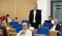 (UŽIVO) Sjednica Skup&scaron;tine Glavnog grada: Perić kaže da samo sprečava prinudnu upravu