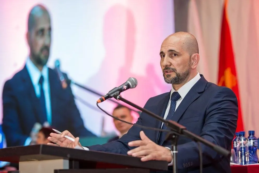 Синдикализам или квазисиндикализам