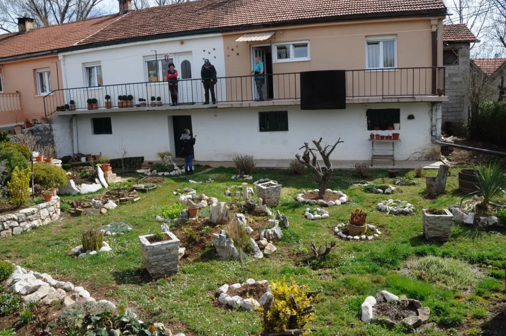 Због септичке јаме таоци у сопственим становима