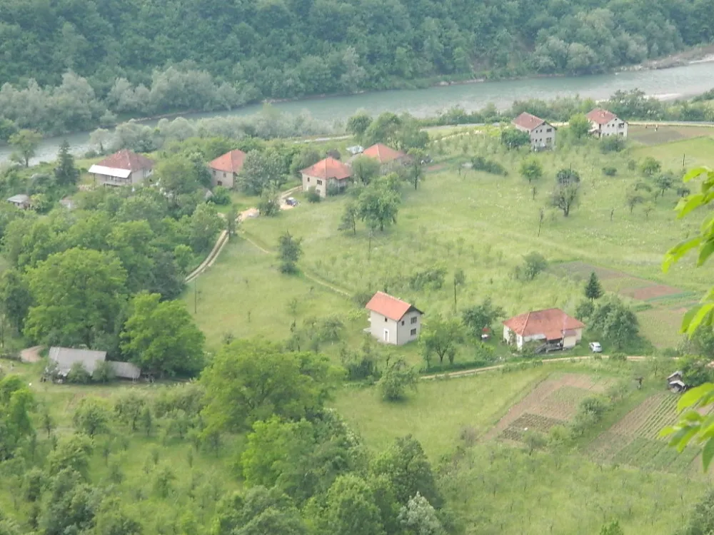 Село Скакавац нема ни метра асфалта