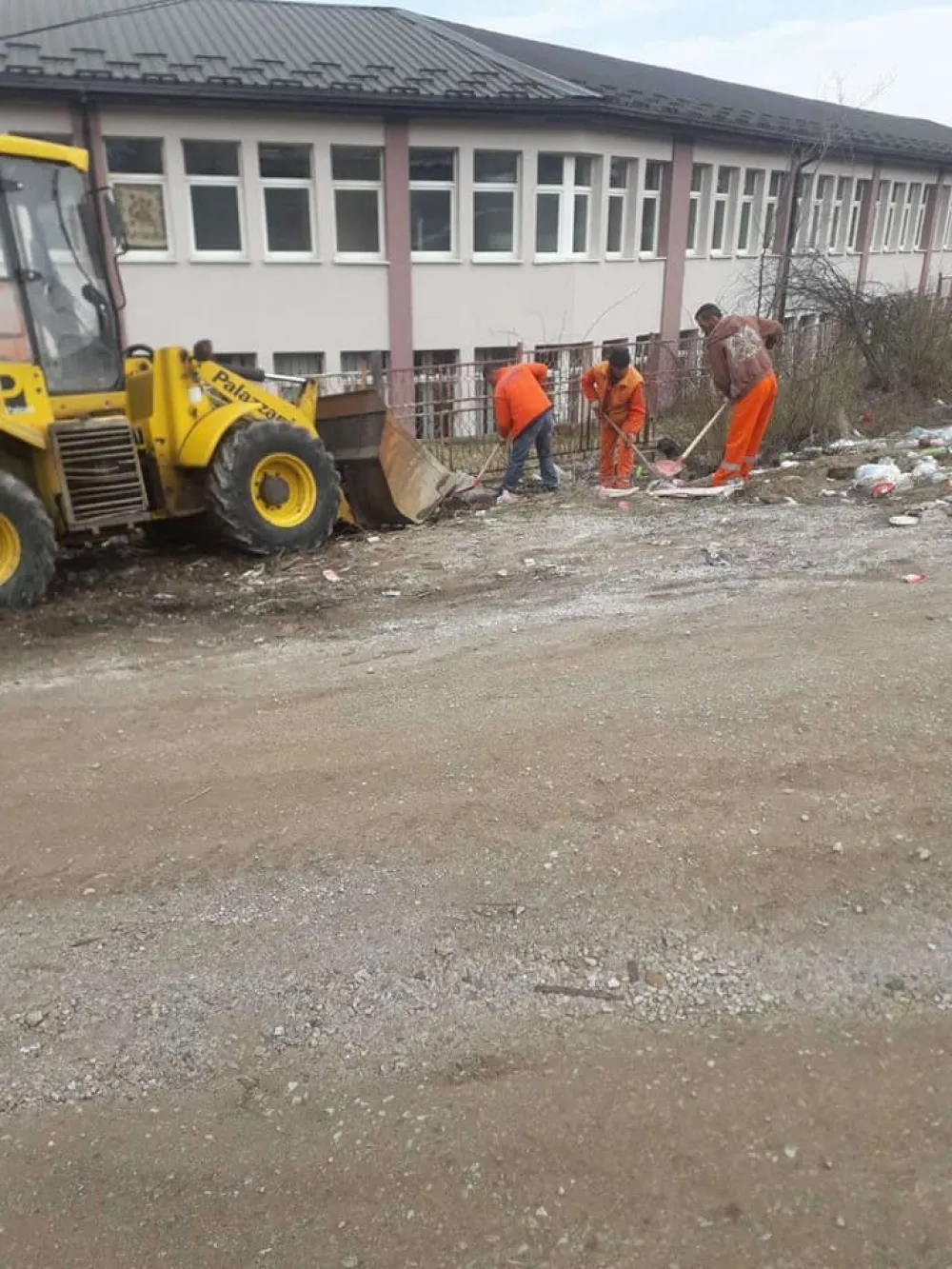 Комуналци у Рожајама са дивљих депонија прикупили 70 тона отпада