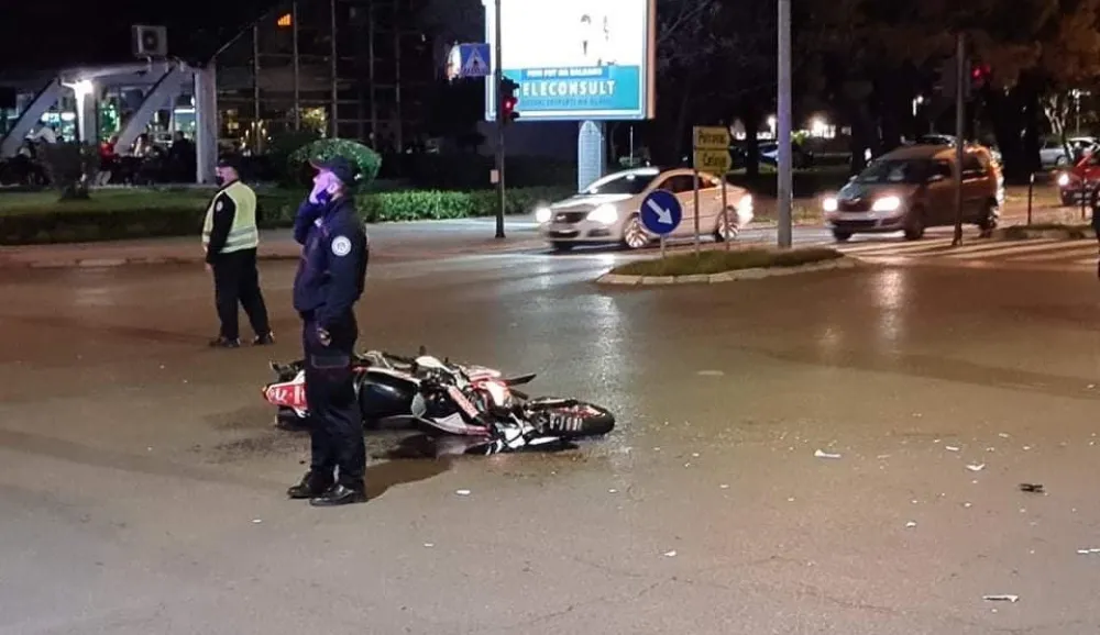 У саобраћајној незгоди повријеђен мотоциклиста