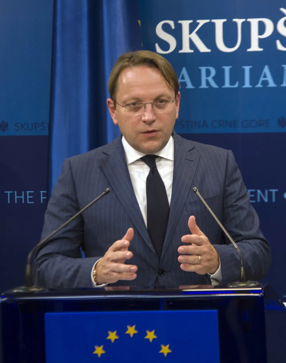 Европски комесар Вархељи поручио да је будућност региона сигурно у ЕУ