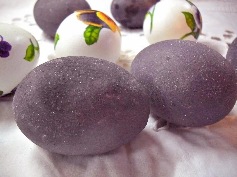 Јаја што шаренија да је кућа веселија