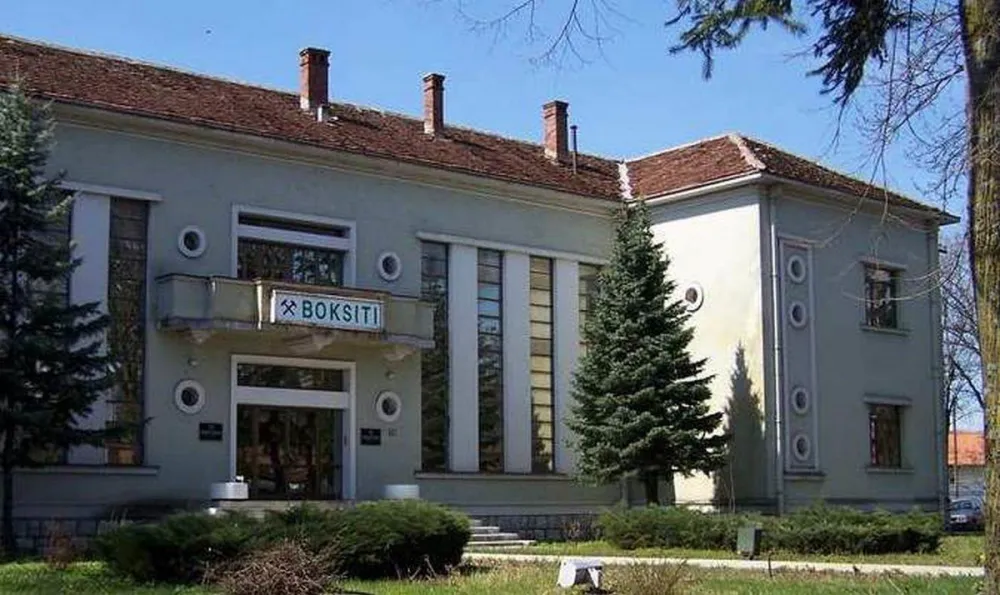 Бивши радници Боксита браниће управну зграду од покушаја отимања