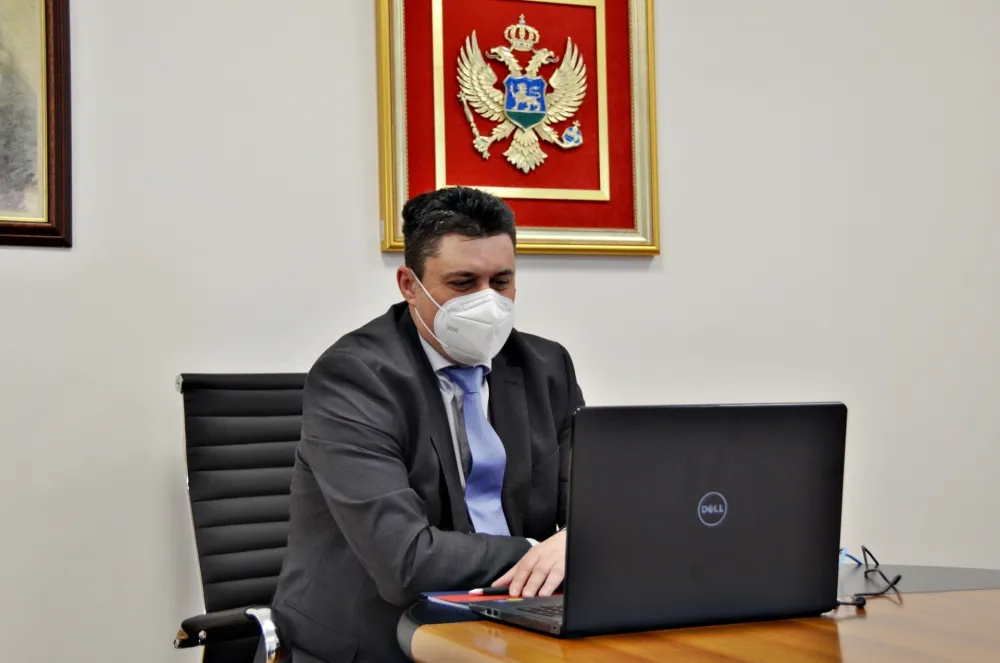 Одлична одбрамбена сарадња Црне Горе и УК