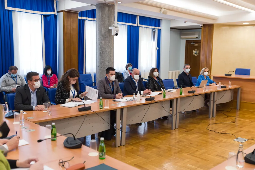 (КРАЈ) Седма сједница одбора за здравство рад и социјално старање: Клуге: Врста вакцине не смије бити препрека за путовање