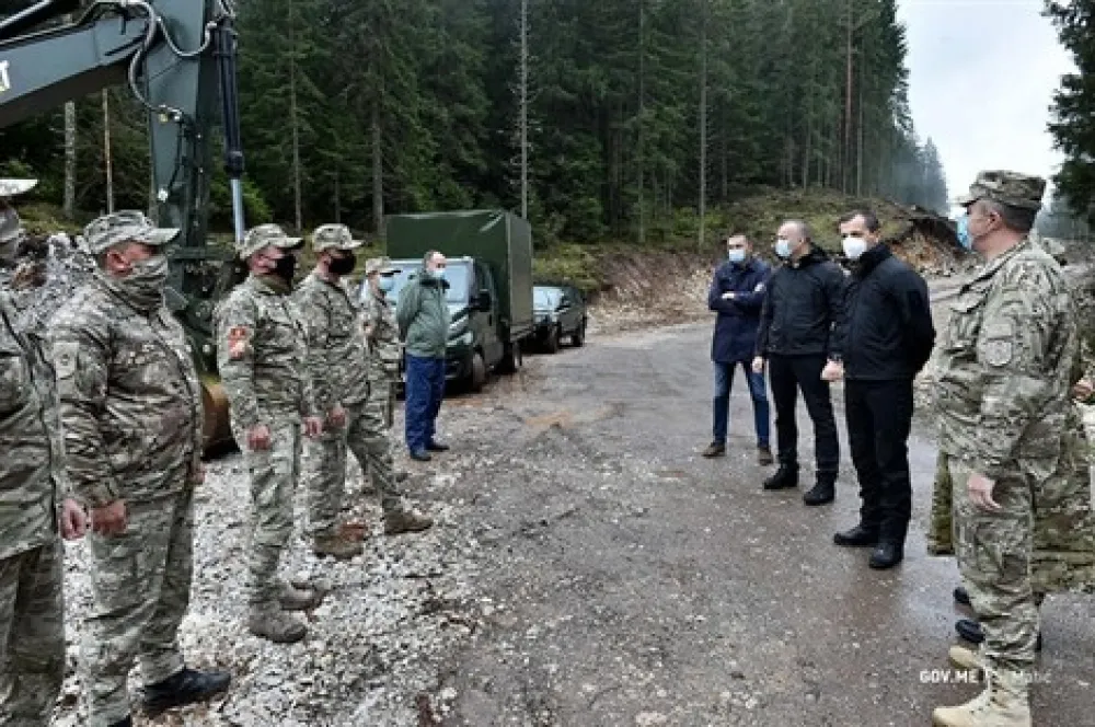 Пробијена само два од 22 километра пута
