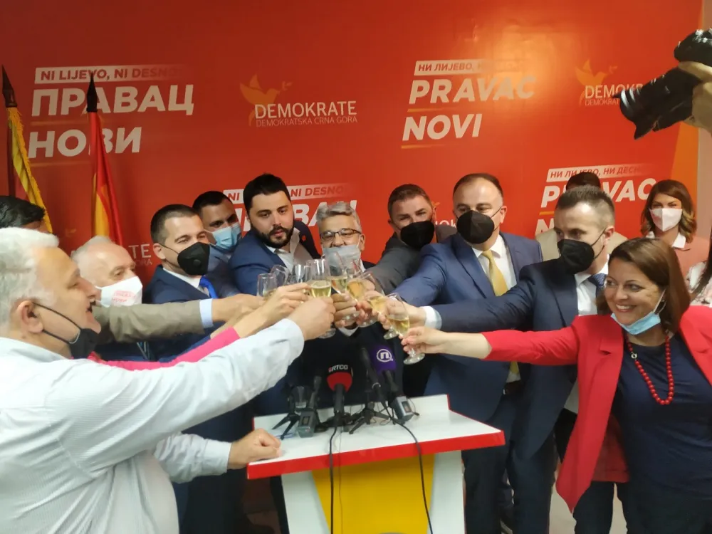 Власт у Новом може без Фронта и без ДПС-а