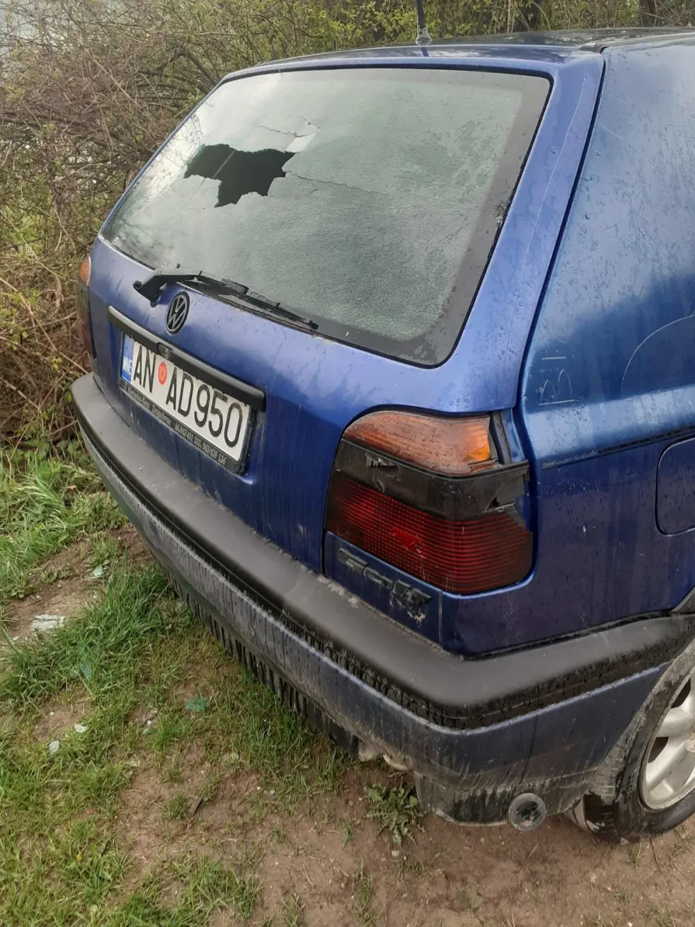 У андријевичком селу Грачаница демолиран аутомобил сина активисте Нове