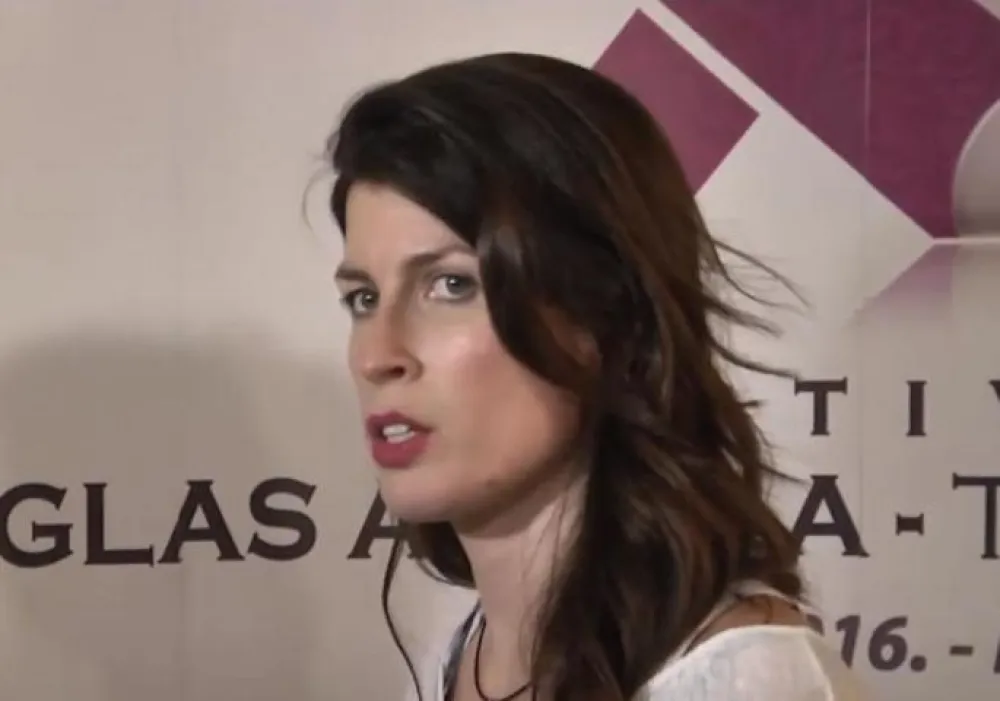 Глумица објавила слику са мајком и изазвала лавину коментара