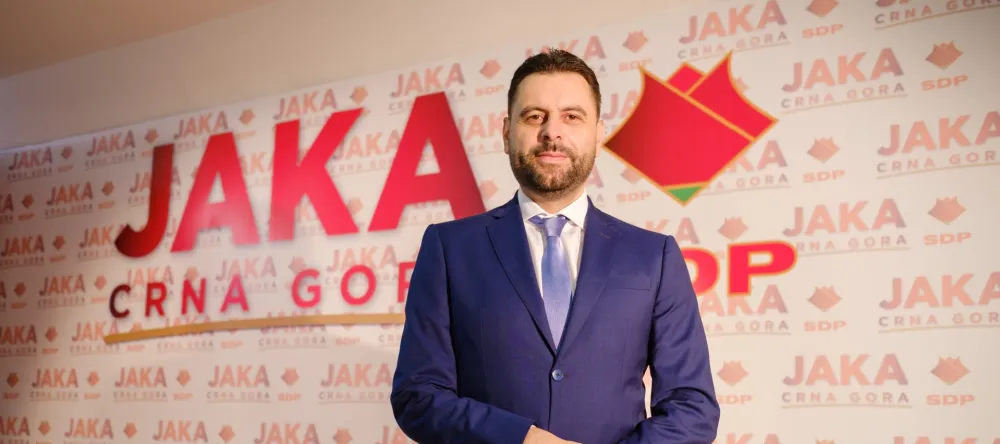 Вуjовић: Без диjалога власти и опозиције пут ка ЕУ биће заустављен