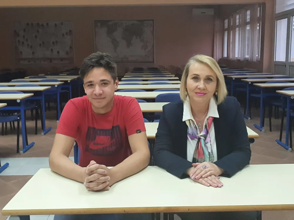 Стихом син пита оца