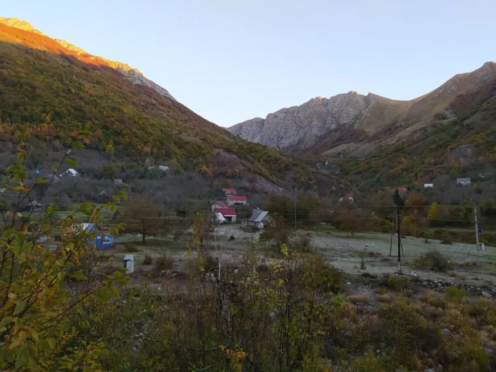 Веље Дубоко, Вишње и Лијешње без 067 мреже