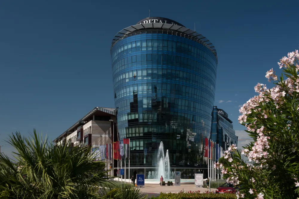 Вакцинација у петак у Капитал Плази, на располагању АстраЗенека и Синофарм