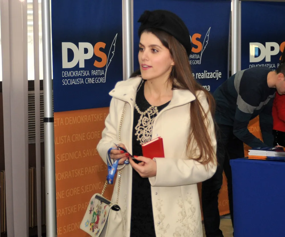 Вуковићева о уговору са СПЦ: Држава нам је у рукама опасних лакрдијаша