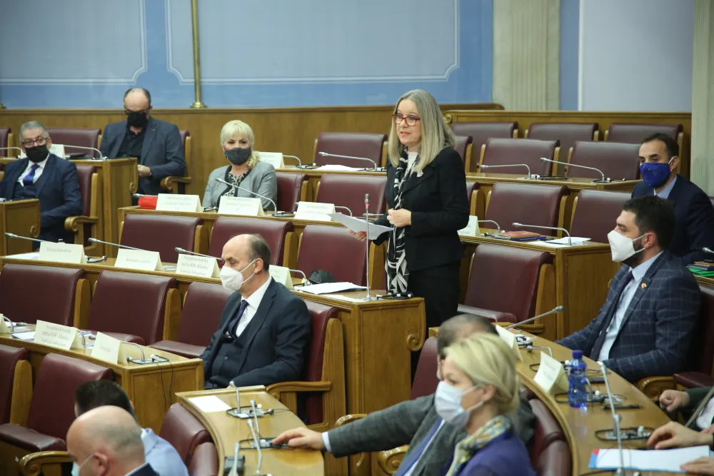 Jелушић министру Митровићу: Да ли сте спремни да преузмете одговорност због нечињења у области управљања простором