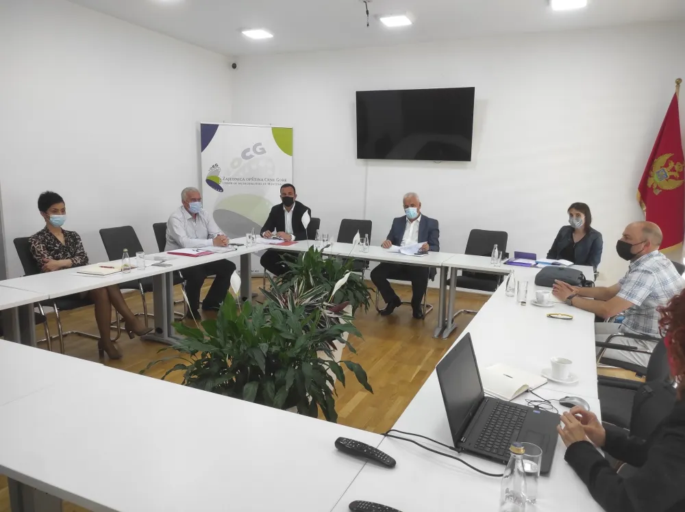 Заједница општина Црне Горе пoдноси иницијативу: Цртање планова вратити oпштинама