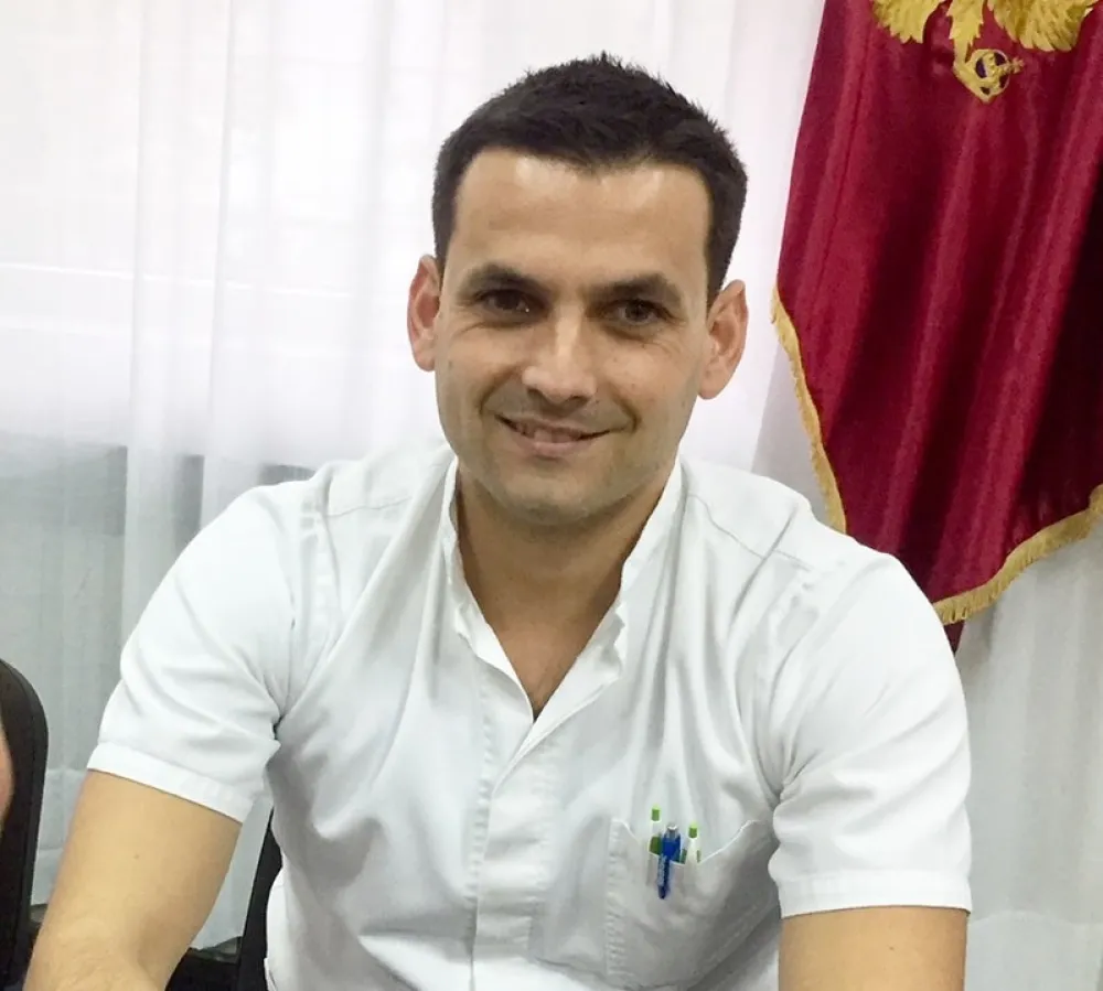 "Не дамо те, Владо": Протест у Рисну због смјене Поповића најављен за уторак
