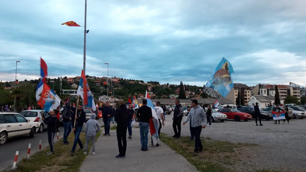 (Фото и Видео) Ауто-литијом прославили постављање епископа Јоаникија за митрополита црногорско-приморског