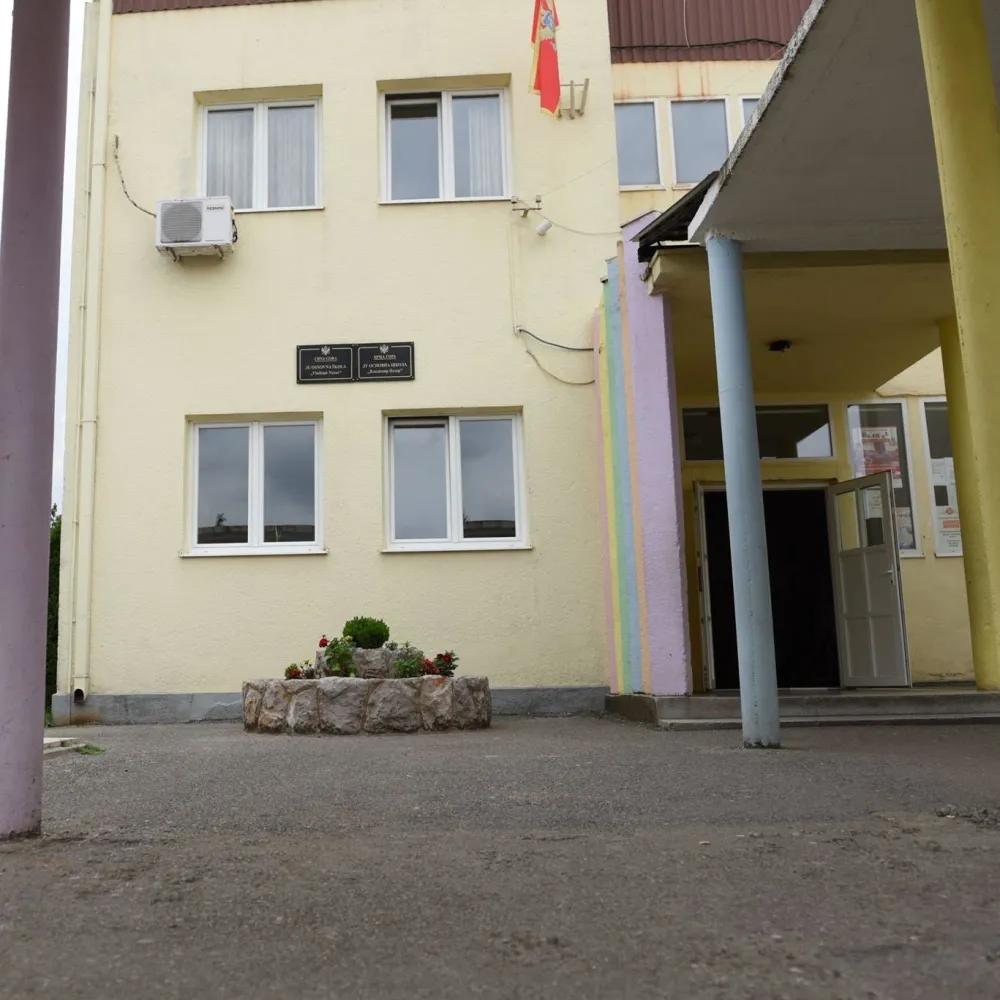 Наставу у школи "Владимир Назор" још није могуће организовати, молимо ученике на стрпљење