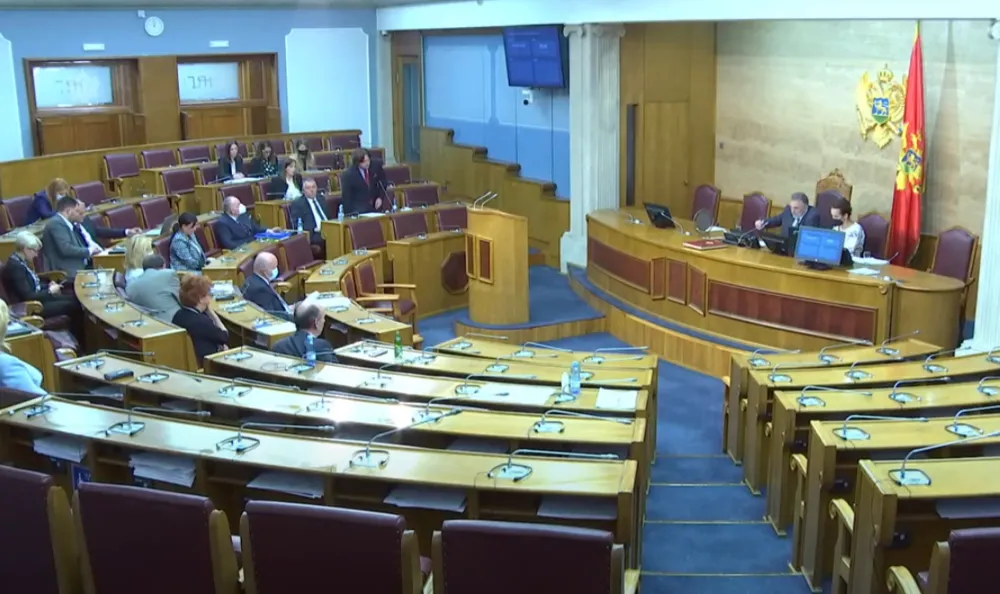 (Видео) Мугоша: Не треба плаћати порез на дио зараде за егзистенцију; Ниманбегу: Враћање увале Валданос је исправљање неправде