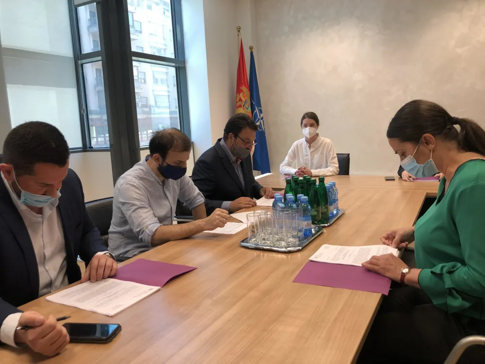 "Дан" потписао уговор о креирању едукативних садржаја о вакцинацији