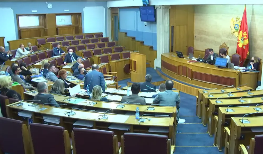 Буџет усвајају у петак, почиње прича о реконструкцији Владе?
