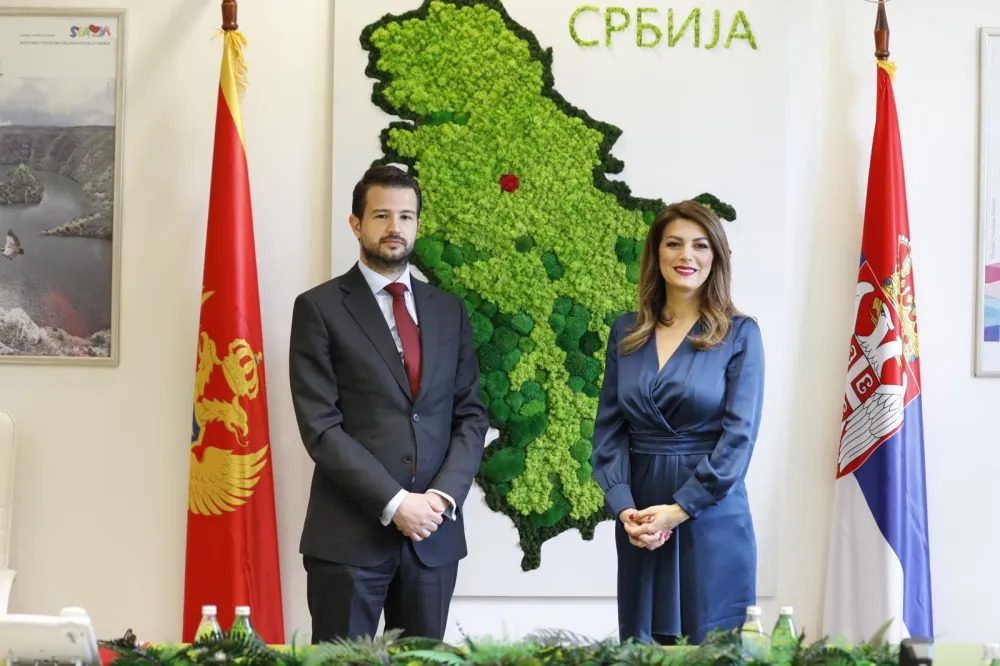 Унапређење сарадње Црне Горе и Србиjе у областима трговине и туризма