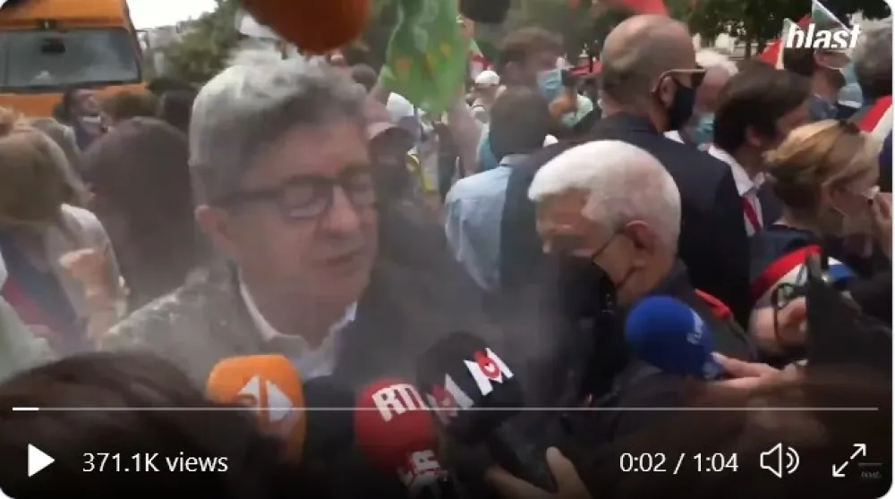 (ВИДЕО) Француски политичари и даље на мети, послије Макрона на ред дошао љевичар Жан-Лук Меленшон