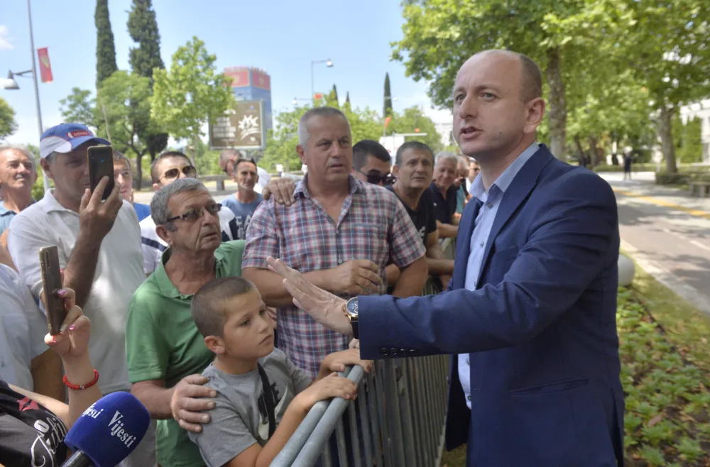 (ВИДЕО) Говор Милана Кнежевића: Српски народ је увијек крив, па и кад су нас убијали у Пиви и Велици