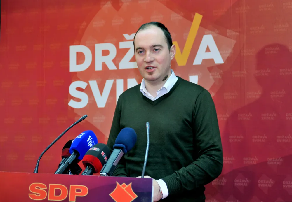 Станић: Влада приређује још једну у низу скандалозних, штетних и нетранспарентних одлука