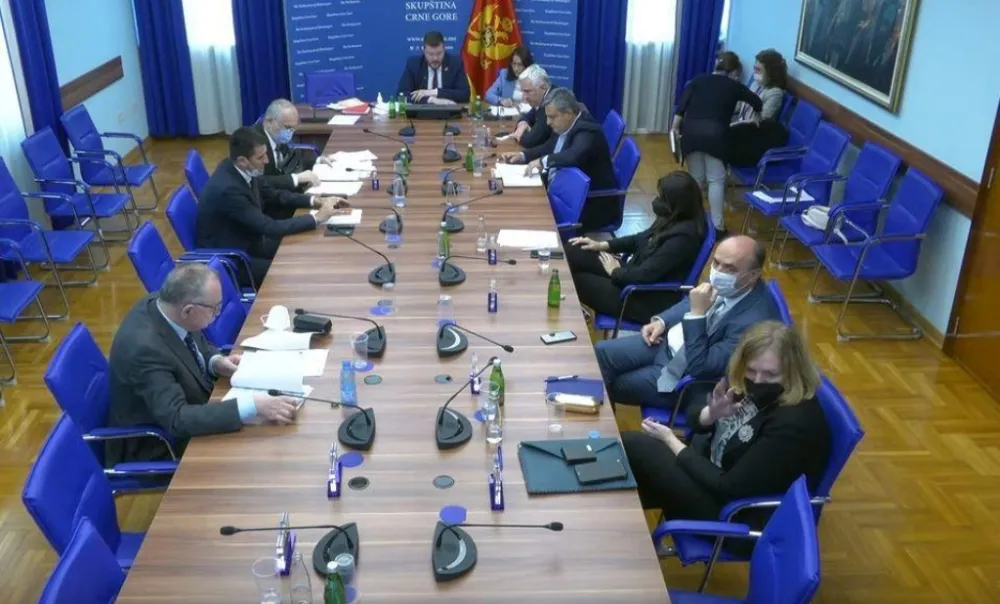 (ВИДЕО) Булатовић: Кривокапић нема подршку 16 посланика ДФ-а, то је нова реалност