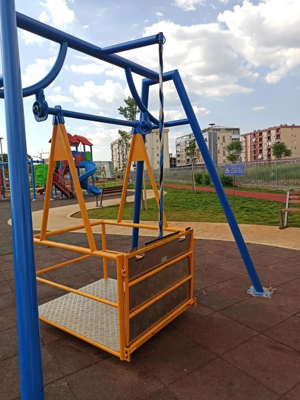 Дјеца задобилa преломе због неадекватног коришћења љуљашке