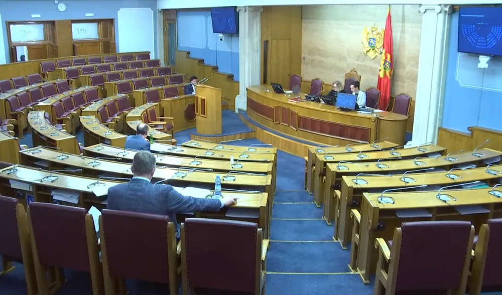 СД: Влада изгубила већинску подршку у Парламенту, а Парламент изгубио кворум