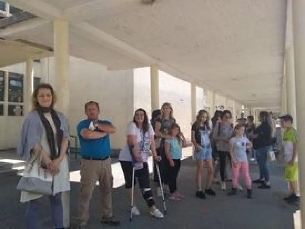 Протест родитеља од школе "Владимир Назор" до Скупштине
