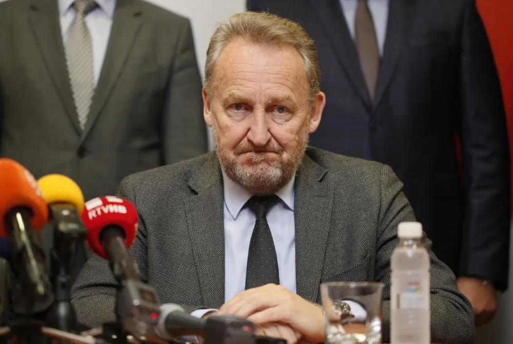 Изетбеговић: Милошевић је Црногорце увукао у агресију у БиХ, али су показали чојство