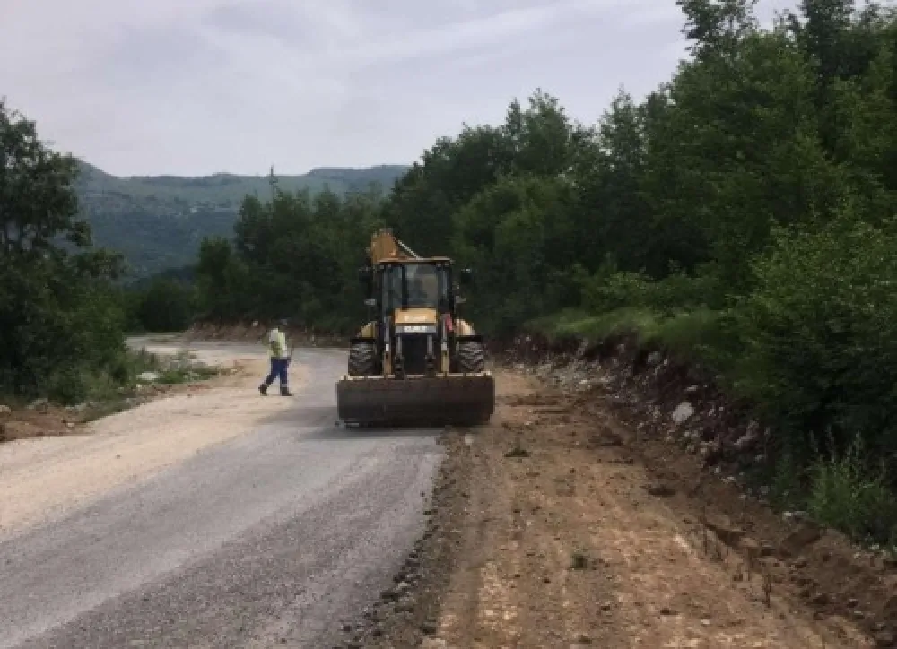 У току радови на реконструкцији пута Орахово-Грађен-Корита