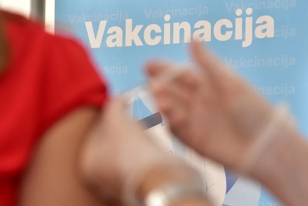 Нема више самоизолације: Из Црне Горе у Словенију уз потврду о вакцинацији