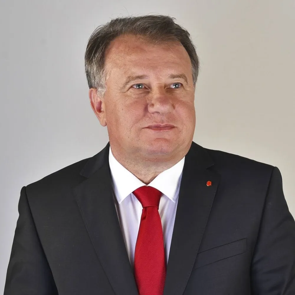 Никшић: Позивам Црногорце који су гласали за Резолуцију о Сребреници да буду моји гости