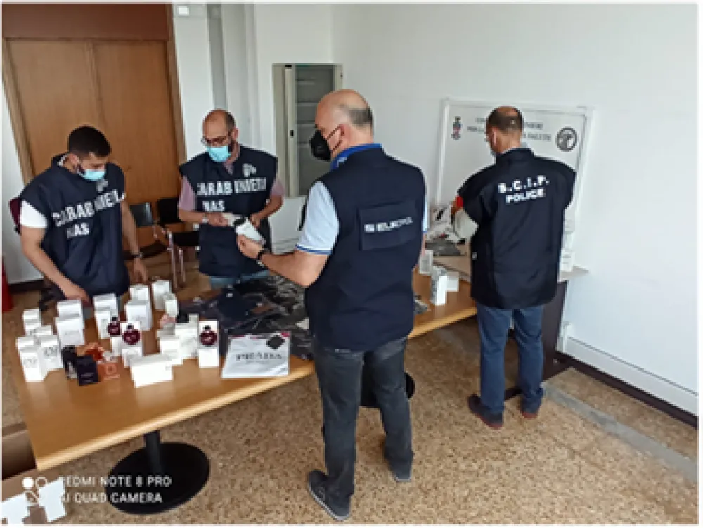 Еуропол разбио криминалну групу: Балканском рутом кријумчарили парфеме