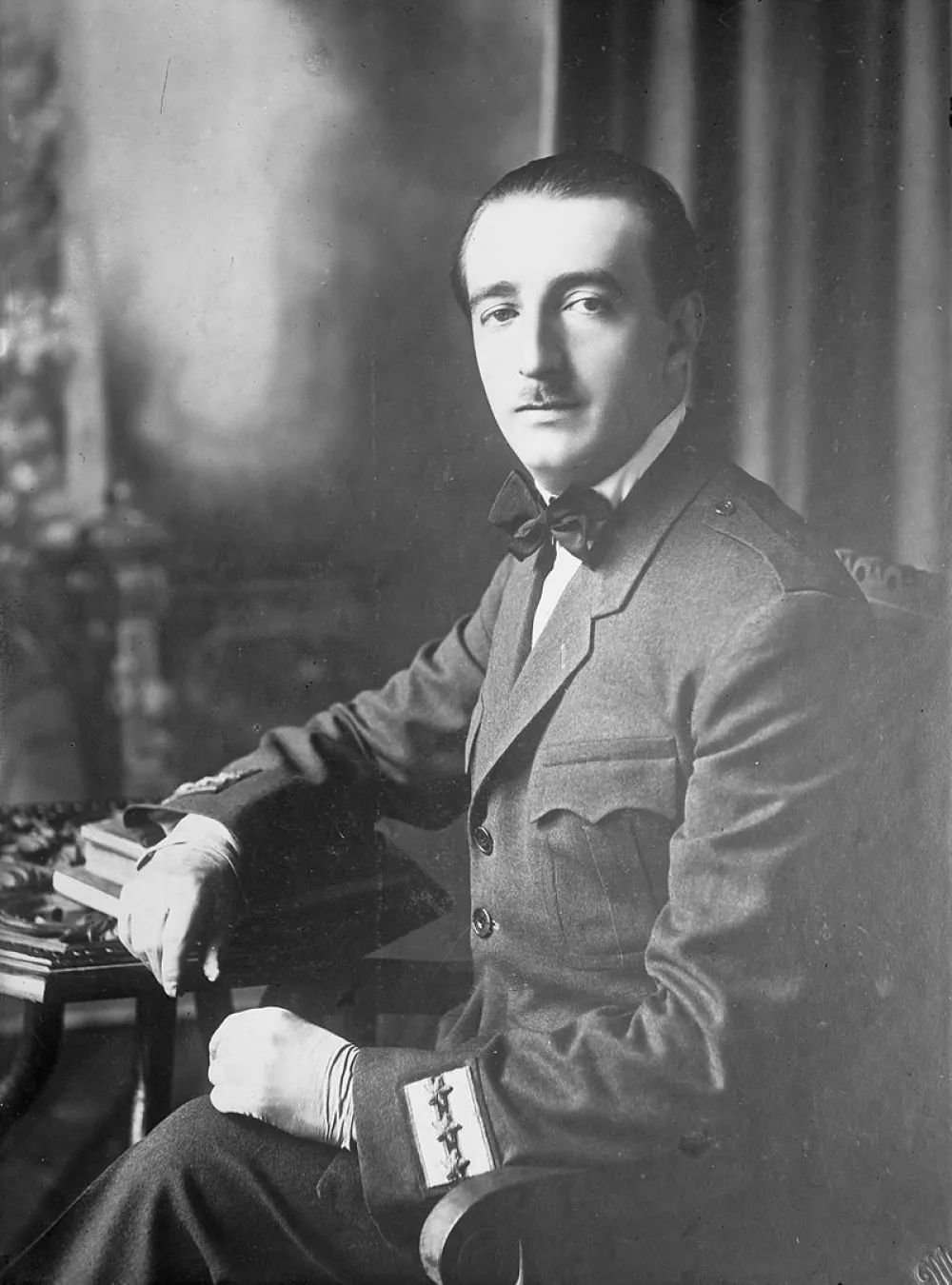 Изазови спољне политике Југославије у вријеме диктатуре краља Александра 11: За атентат оптужио југословенске власти