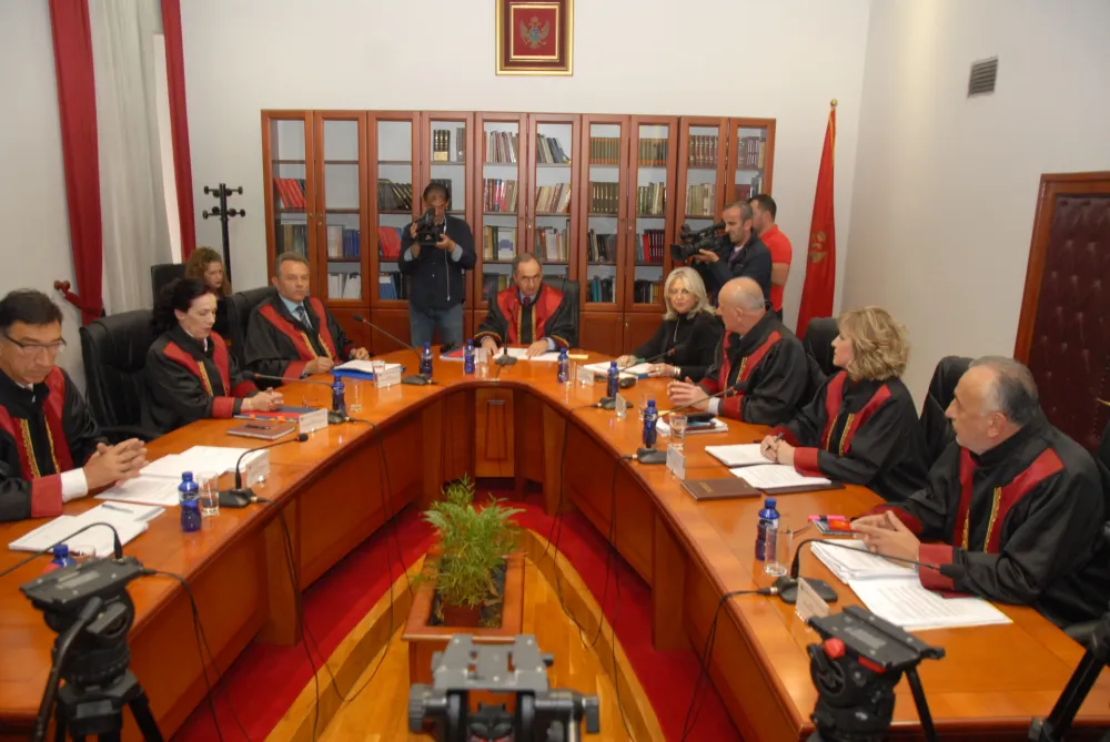 Пред судијама Уставног суда 3.558 неријешених предмета