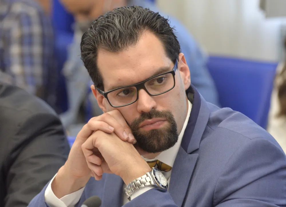 Радоњић: Неистинити наводи Ђељошаја да су тужиоци тражили да угоститељи свједоче против њега