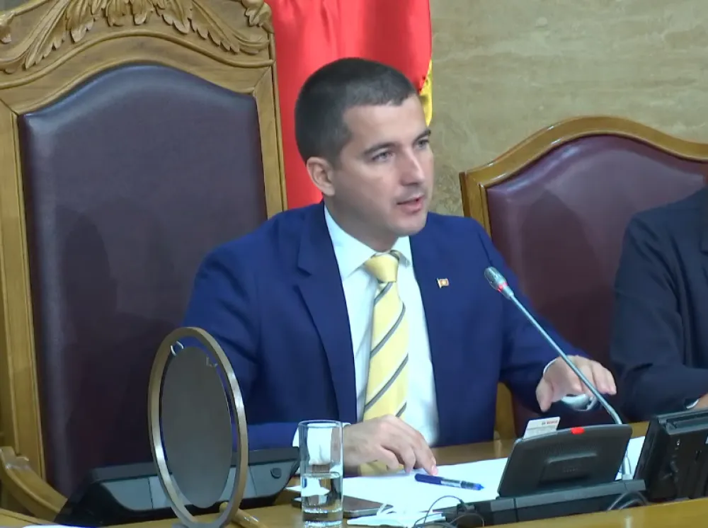 Бечић: Поруке из Београда све су, само не показатељ жеље за добрим братским односима