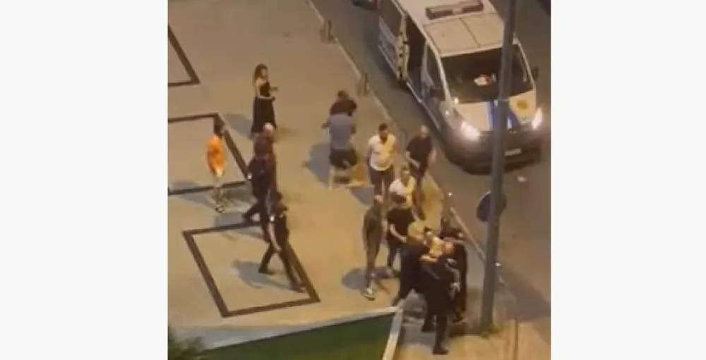 Обjављен снимак напада на полицаjца