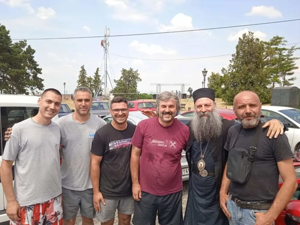 Све је стало у рокенрол: Патријарх Порфирије стигао и на Егзит